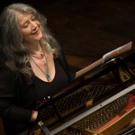 Argerich am Klavier - fotografiert von Adriano Heitmann